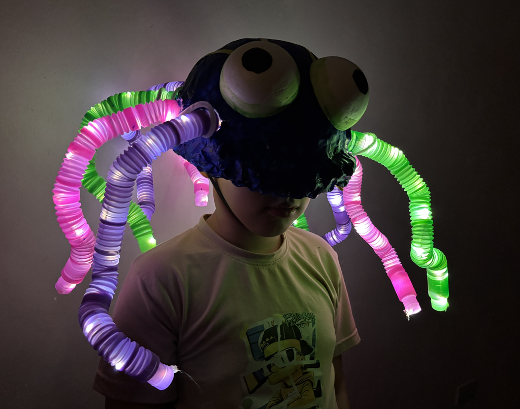 قبعة قنديل البحر المضيئة