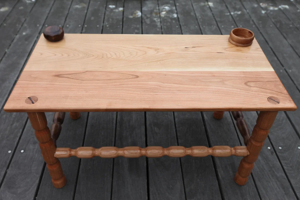 مقعد خشبي (صناعة يدوية)