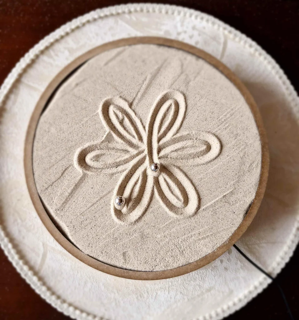 اصنع طاولة رمال حركية ساحرة باستخدام محرك واحد فقط