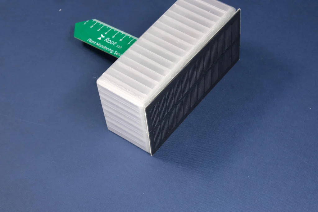 جهاز ذكي يعمل بالطاقة الشمسية لمراقبة النباتات: يراقب التربة والضوء والرطوبة دون الحاجة إلى إعادة الشحن