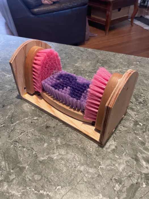 فرشاة عملية لتنظيف حذاء العمل