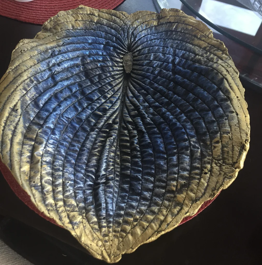 تشكيل ورقة شجر للزينه بالإسمنت