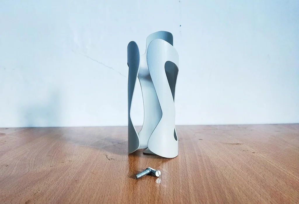 حامل زجاجة الدراجة الهوائية مصنوع من أنابيب PVC