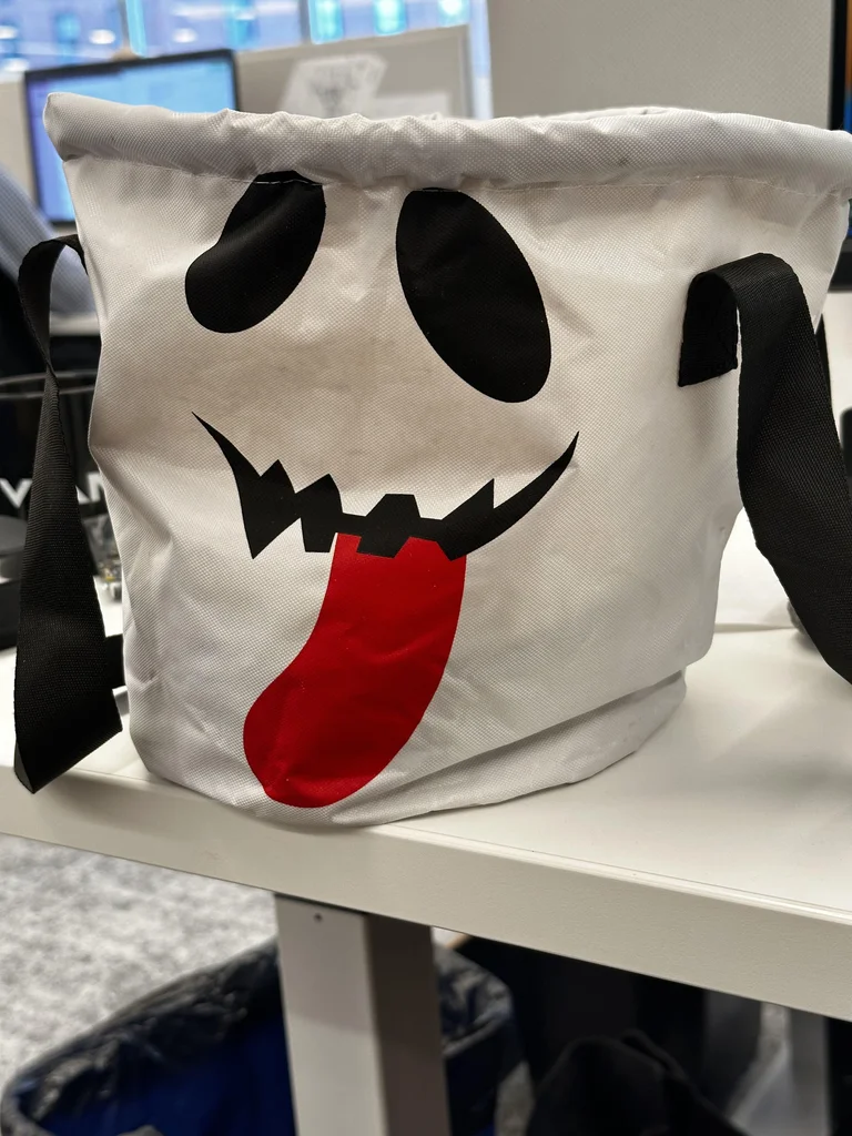 دلو حلوى ذكي كاشف هدية أم خدعة