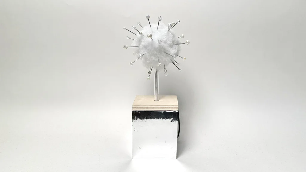 زهرة الأمنيات التفاعلية - تجربة فنية تجمع النفخ والصوت والضوء في تصميم ذكي