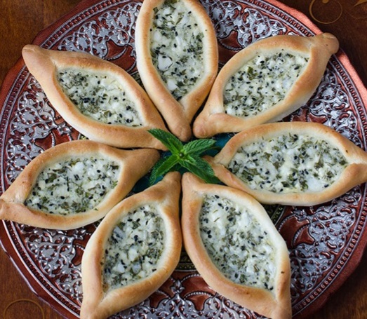 تحضير فطائر الزعتر والجبن على الطريقة السورية