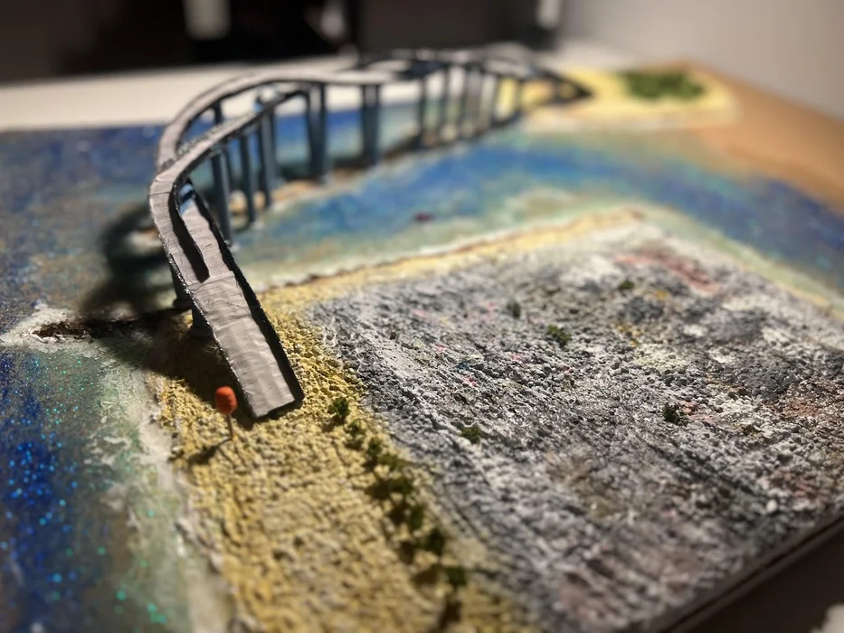 جسر المشاة الساحلي الرابط بين المدينة والجزيرة