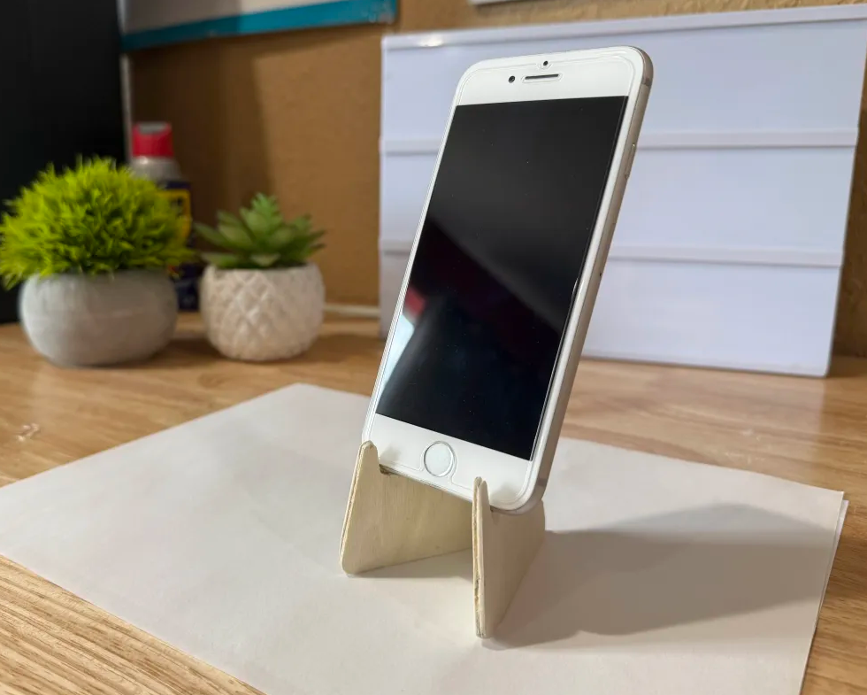 كيف تصنع حامل هاتف رفيع جداً وملائم للجيب